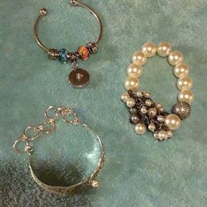 LOT OF 3 BRACELETS COSTUME JEWELRY